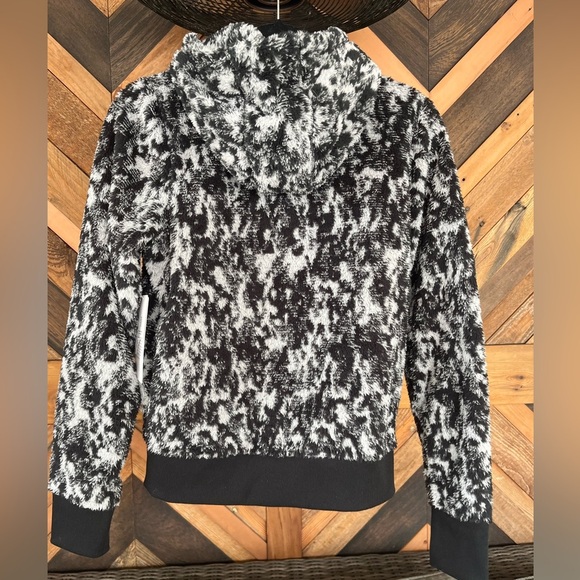 NWT Athleta Glacier Black Tugga Sherpa Jacquard Hoodie Top Size XXS - Picture 12 of 13
